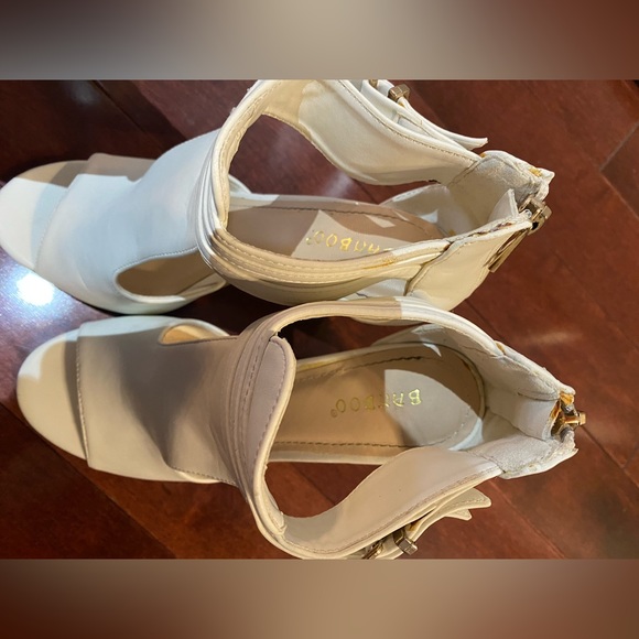 Very unusual gold spike heel white ankle booties, open toe size 8 1/2 - Picture 8 of 8